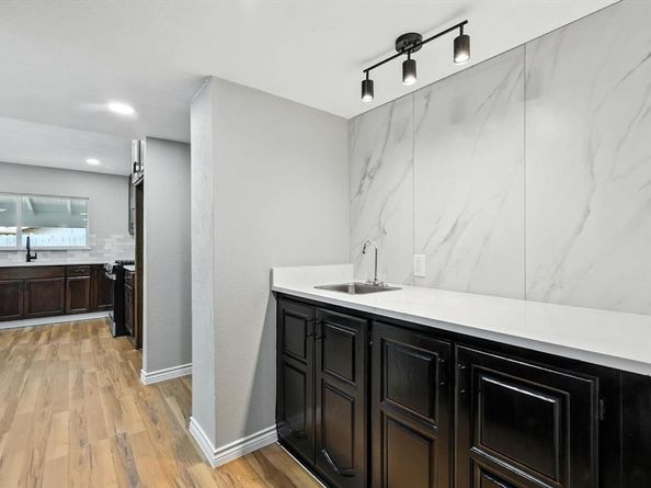 2801  Ashglen Drive , Garland Texas 75043