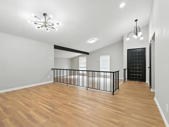 2801  Ashglen Drive , Garland Texas 75043