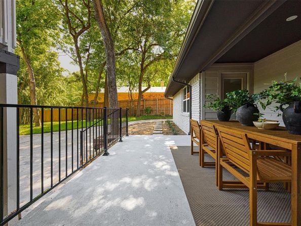 9015  Vinewood Drive , Dallas Texas 75228