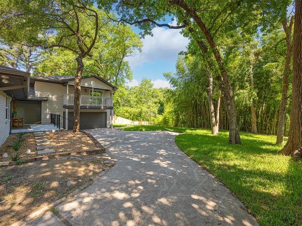 9015  Vinewood Drive , Dallas Texas 75228