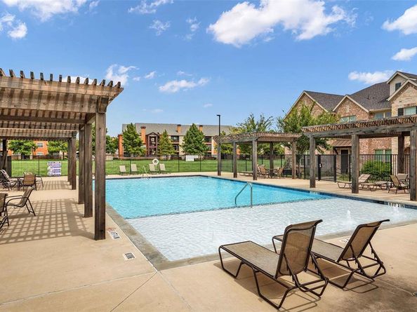 673  Vista Oaks Road , Lewisville Texas 75067