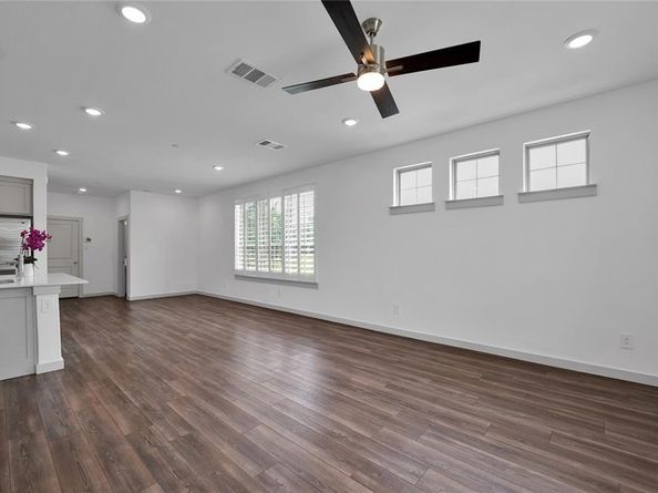 673  Vista Oaks Road , Lewisville Texas 75067