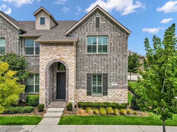 673  Vista Oaks Road , Lewisville Texas 75067