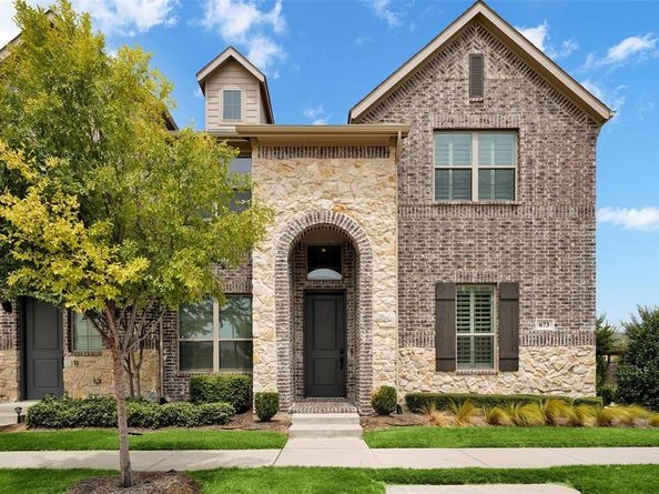 673  Vista Oaks Road , Lewisville Texas 75067