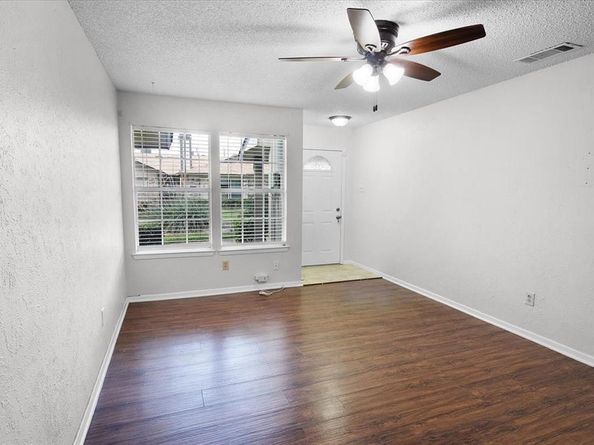 1903  Wyndemere Lane , Garland Texas 75042
