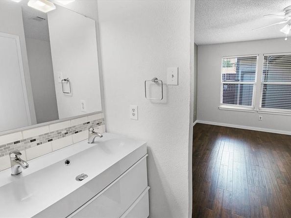 1903  Wyndemere Lane , Garland Texas 75042