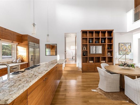7326  Lakewood Boulevard , Dallas Texas 75214