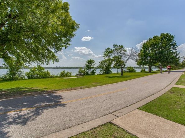 7326  Lakewood Boulevard , Dallas Texas 75214