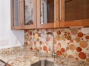 7326  Lakewood Boulevard , Dallas Texas 75214