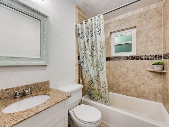 404 E Alexander Lane , Euless Texas 76040