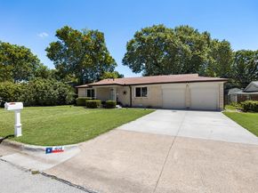 404 E Alexander Lane , Euless Texas 76040