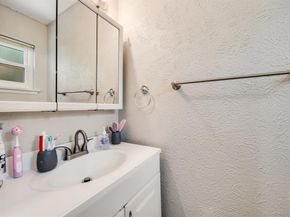 404 E Alexander Lane , Euless Texas 76040