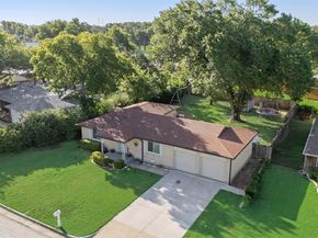 404 E Alexander Lane , Euless Texas 76040