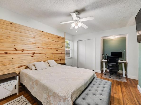 404 E Alexander Lane , Euless Texas 76040