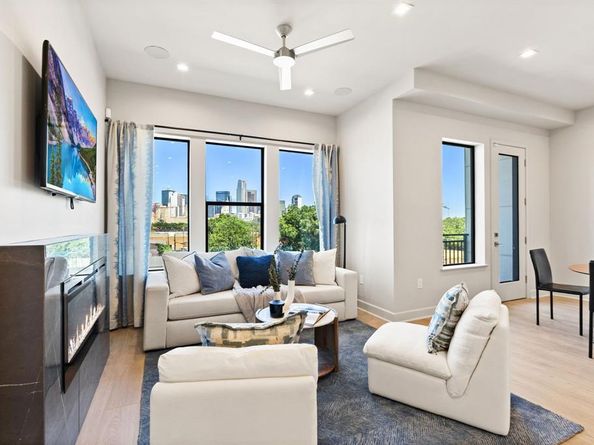 1900 S Ervay Street  408, Dallas Texas 75215