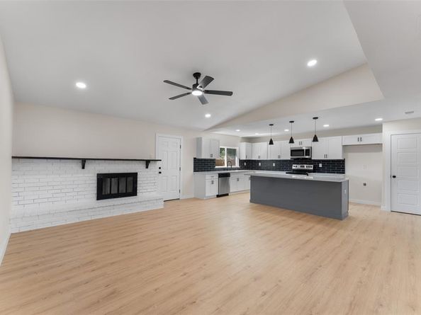 1845  Wilderness Trail , Grand Prairie Texas 75052