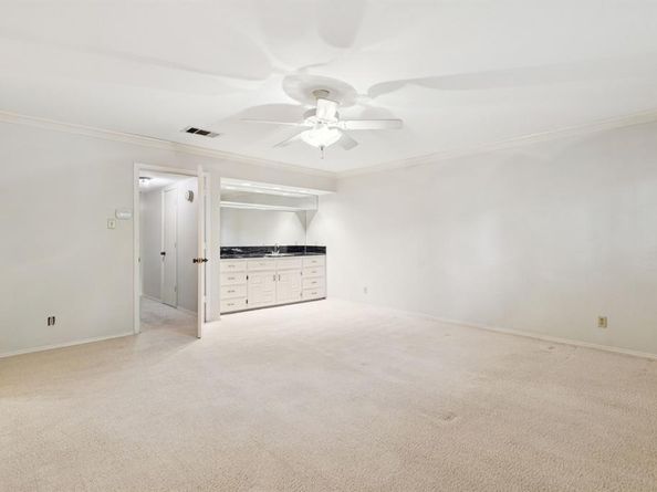2505  Oak Manor Court , Arlington Texas 76012