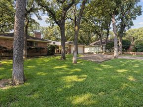 2505  Oak Manor Court , Arlington Texas 76012
