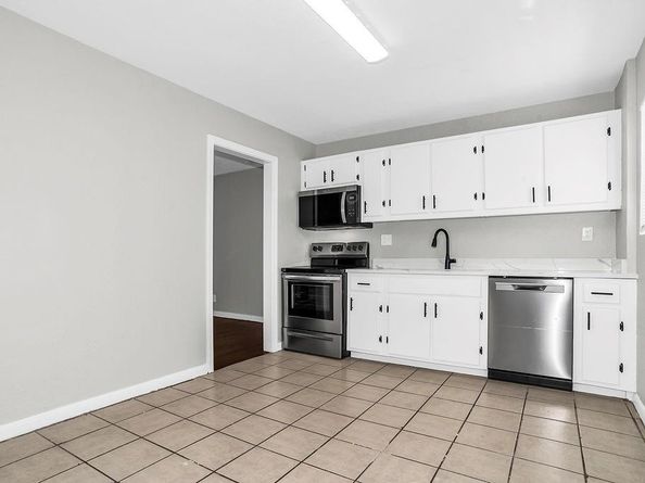 2412  Spiller Street , Fort Worth Texas 76105
