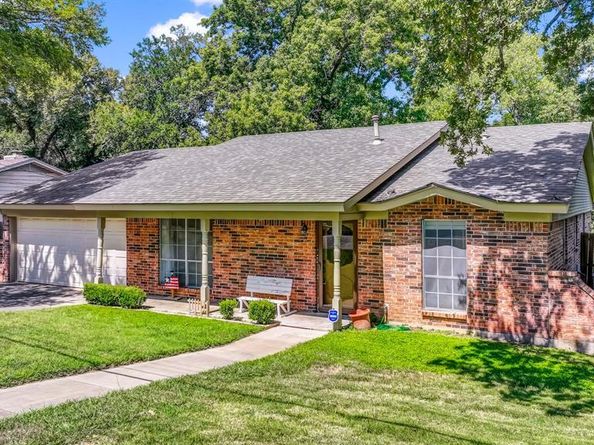 117  Redbird Lane N, Azle Texas 76020