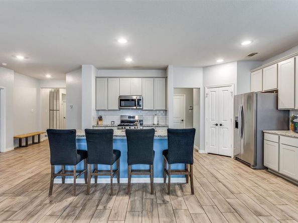 208  Flower Ridge Drive , Fort Worth Texas 76108