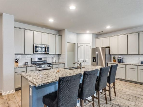 208  Flower Ridge Drive , Fort Worth Texas 76108