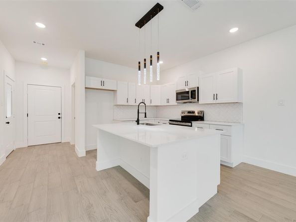 1426  Evans Avenue , Fort Worth Texas 76104