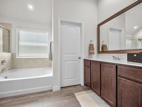 1308  Tucker Lane , Kennedale Texas 76060