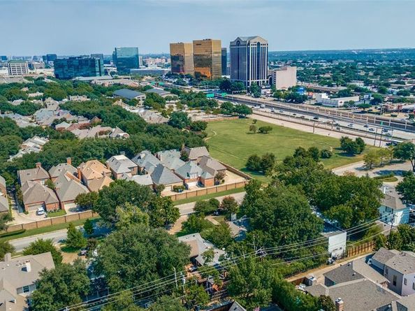 7814  Southwestern Boulevard , Dallas Texas 75225