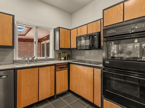 230  Oak Hill Drive , Trophy Club Texas 76262