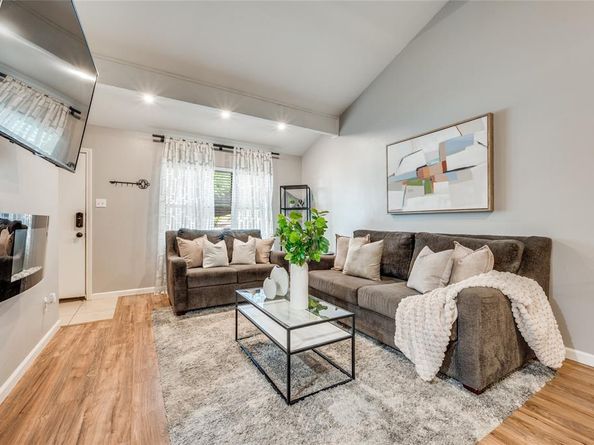 13618  Brookgreen Drive , Dallas Texas 75240