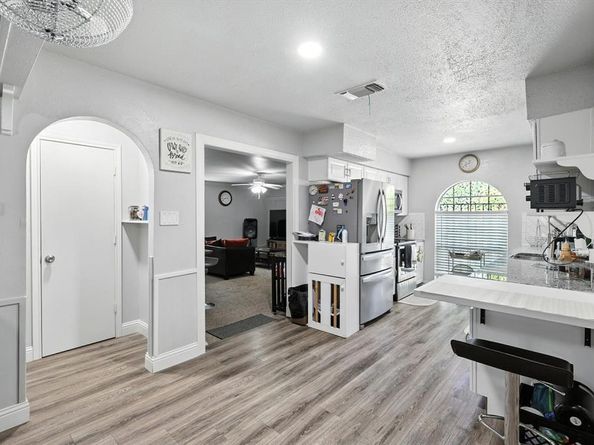 6648  Harrison Way , Watauga Texas 76148