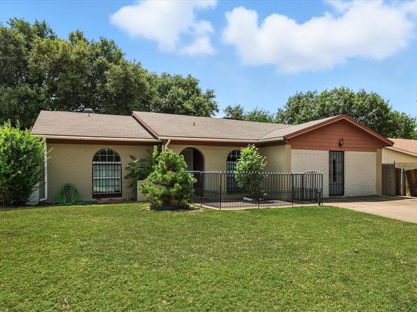 6648  Harrison Way , Watauga Texas 76148