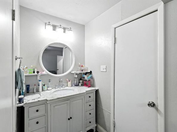 6648  Harrison Way , Watauga Texas 76148