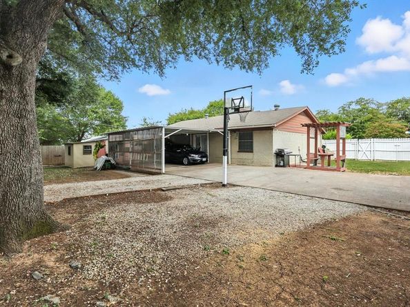 6648  Harrison Way , Watauga Texas 76148