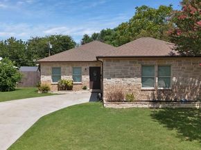 829  Lexington Drive , Lancaster Texas 75134