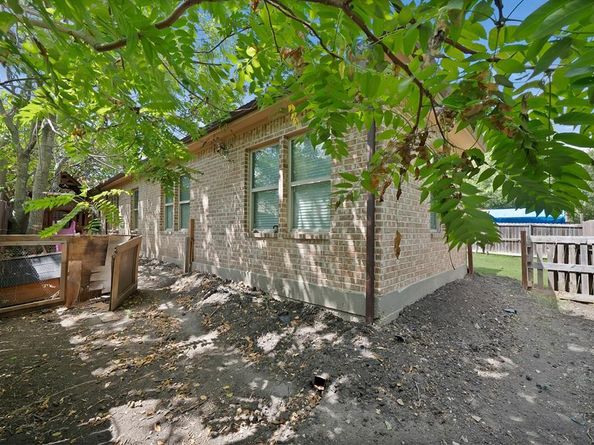829  Lexington Drive , Lancaster Texas 75134