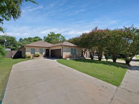 829  Lexington Drive , Lancaster Texas 75134