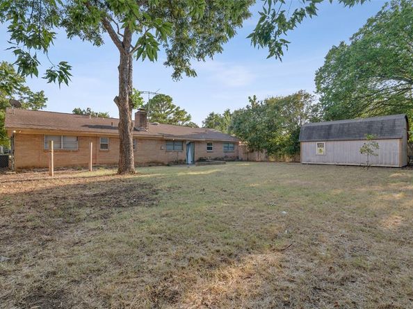 113  Sunnyvale Terrace , Hurst Texas 76053