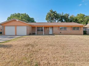 113  Sunnyvale Terrace , Hurst Texas 76053