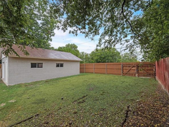 4904  Fairfax Street , Fort Worth Texas 76116
