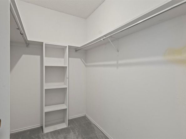3635  Garden Brook Drive  21100, Farmers Branch Texas 75234
