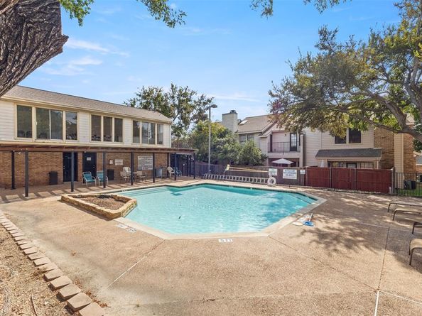 3635  Garden Brook Drive  21100, Farmers Branch Texas 75234