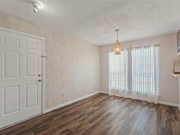 3635  Garden Brook Drive  21100, Farmers Branch Texas 75234