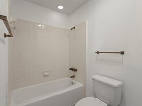 3635  Garden Brook Drive  21100, Farmers Branch Texas 75234