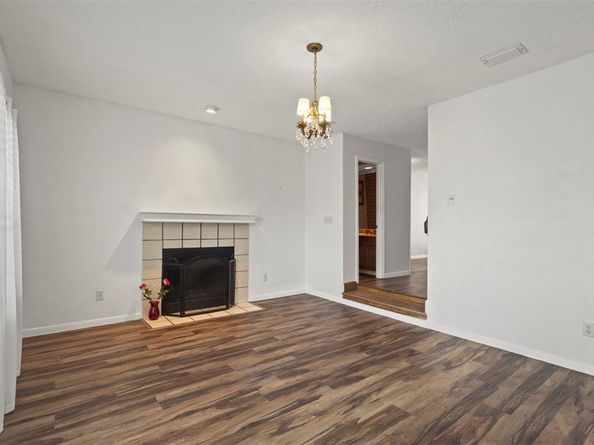 3635  Garden Brook Drive  21100, Farmers Branch Texas 75234