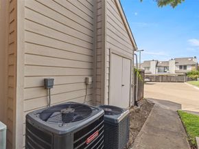 3635  Garden Brook Drive  21100, Farmers Branch Texas 75234