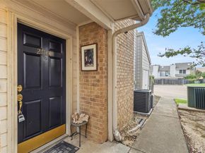 3635  Garden Brook Drive  21100, Farmers Branch Texas 75234