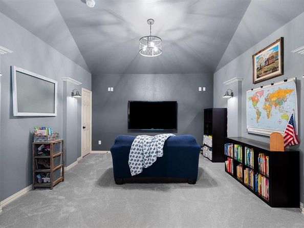 700  Kimbro Avenue , Lantana Texas 76226