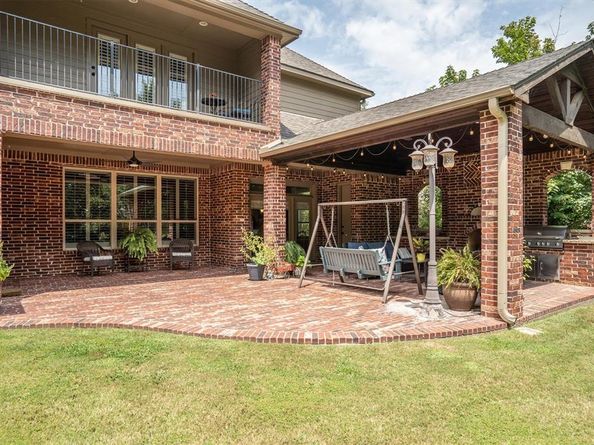 700  Kimbro Avenue , Lantana Texas 76226